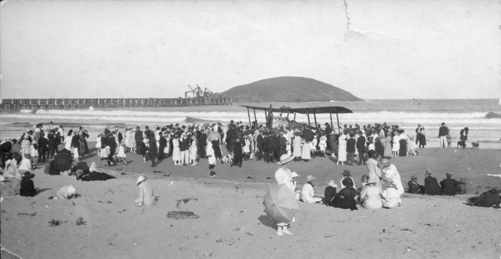 Captain Butler's Avro Dyak on Jetty Beach, 12 November 1922