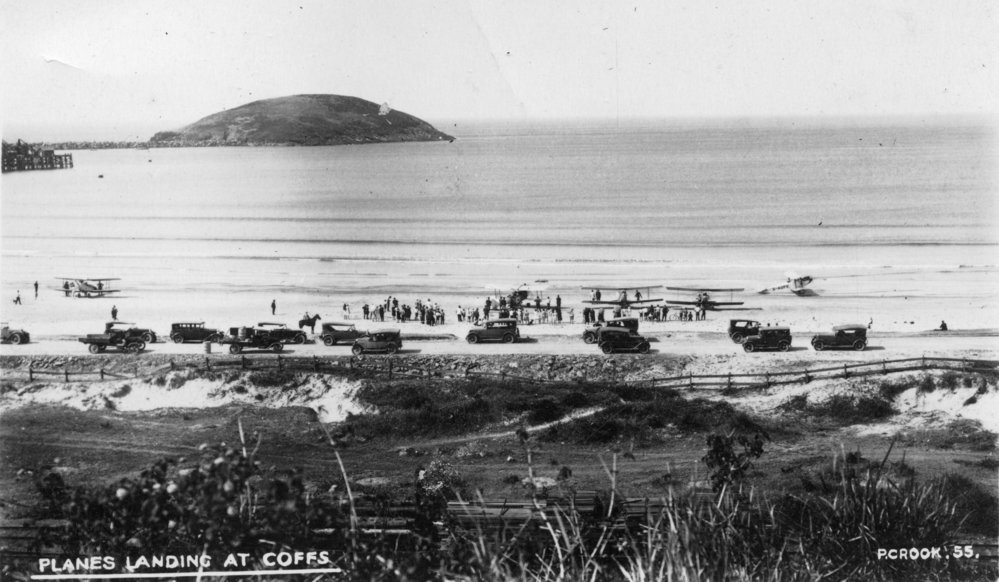 Aeroplanes at Jetty Beach, August 1928