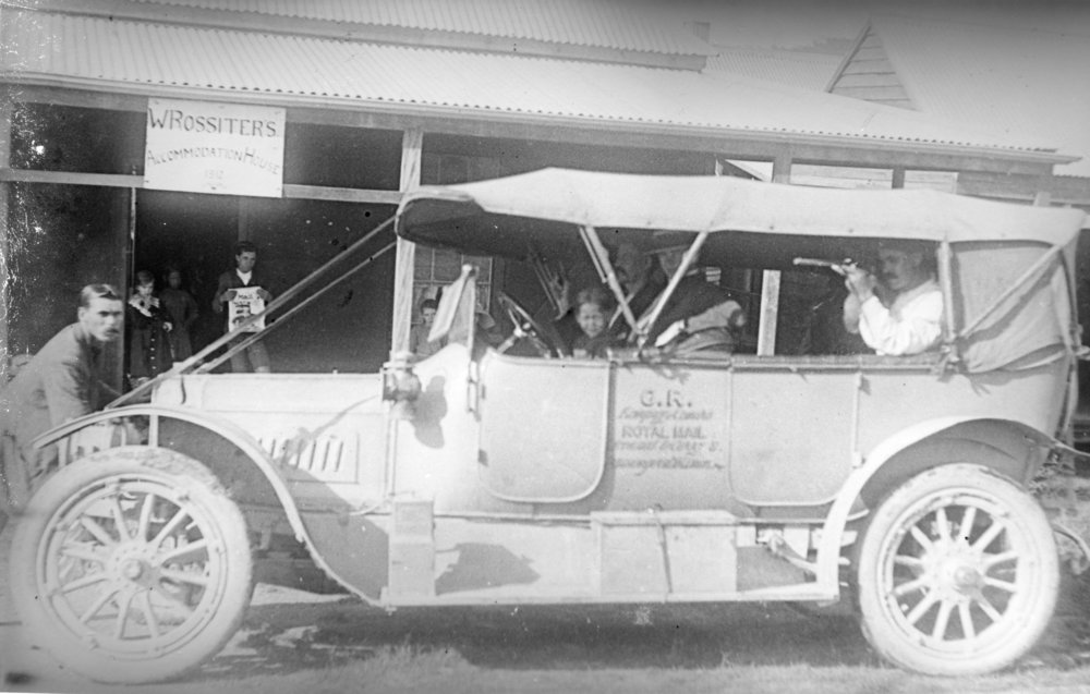 Royal mail van outside William Rossiter&rsquo;s Accommodation House, c.1918