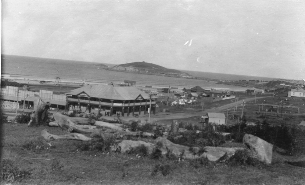 Pier Hotel and Camperdown Street, c. 1920