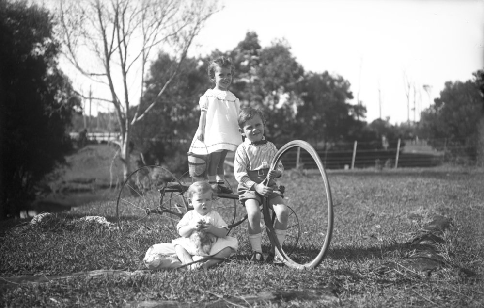 Jack with siblings Nancy and Norman Hills, 1922