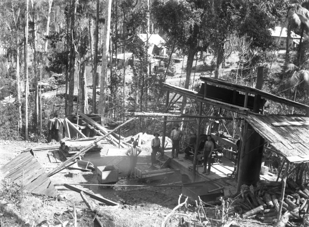 Ore crusher at the Beacon Mine, c.1898