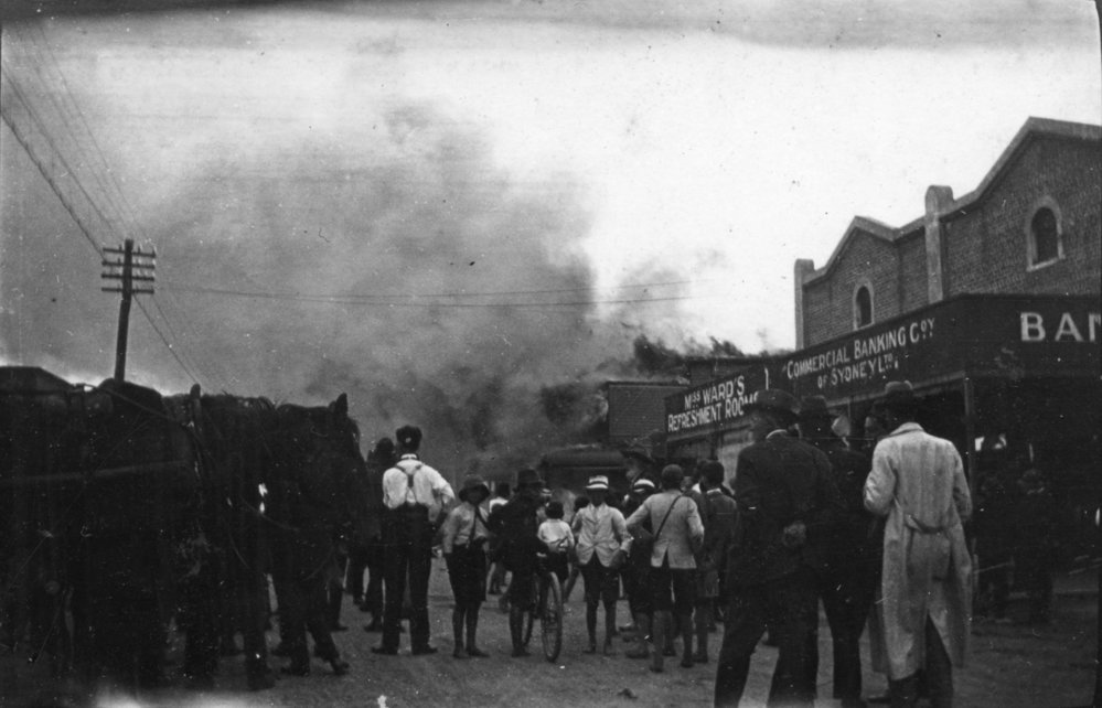 Miss Ward's Refreshment Rooms threatened by fire in Byron Bay, c.1912