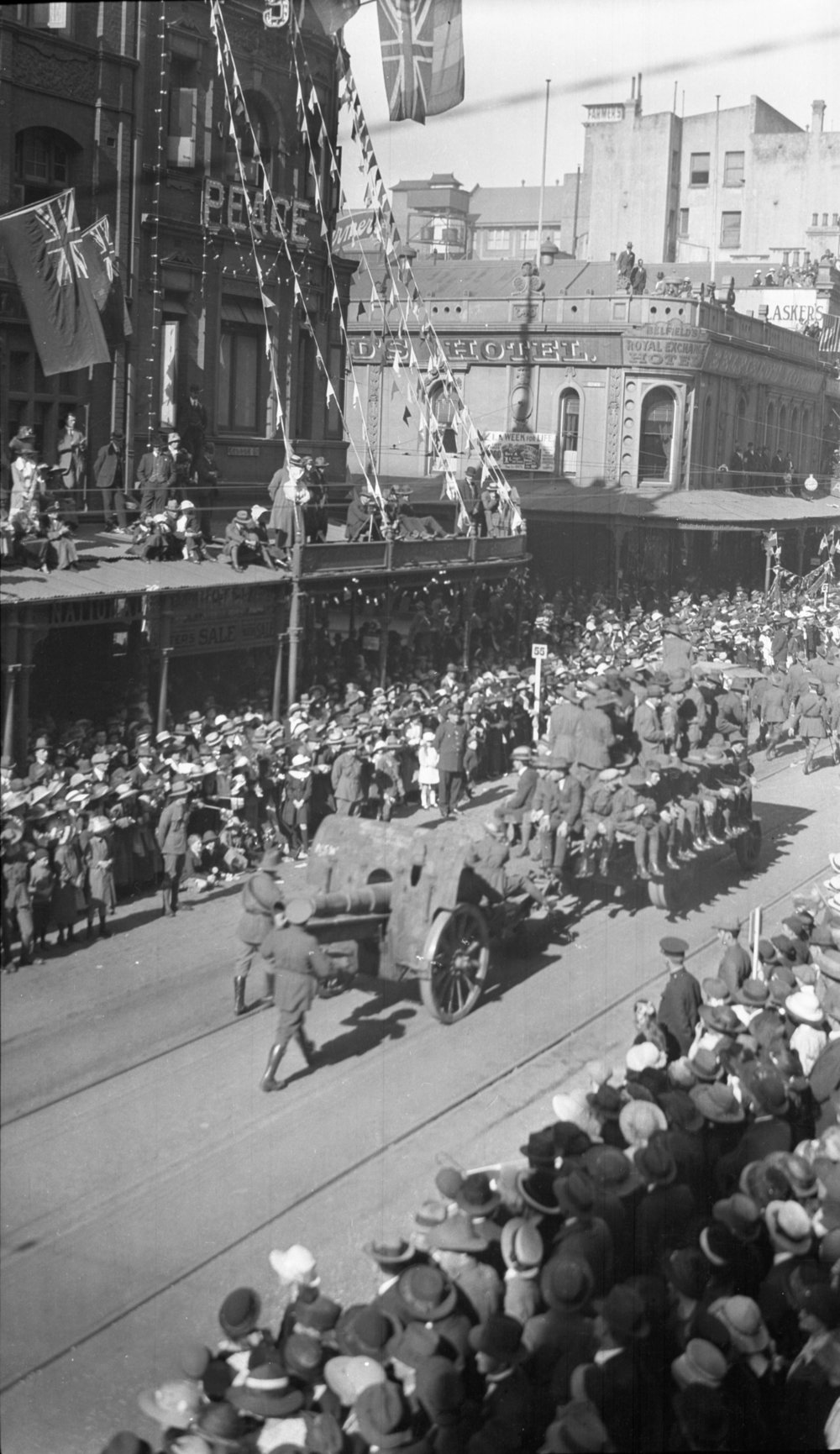 Troops returning to Sydney after World War I, c.1919