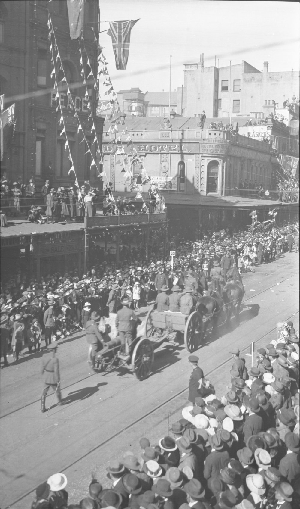 Troops returning to Sydney after World War I, c. 1919