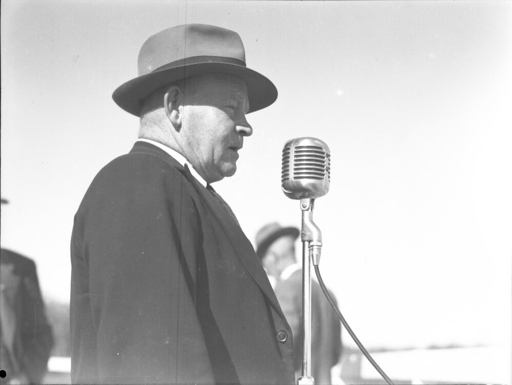 Opening speech at the inaugural Coffs Harbour Racing Club reopening meet, 7 August 1948