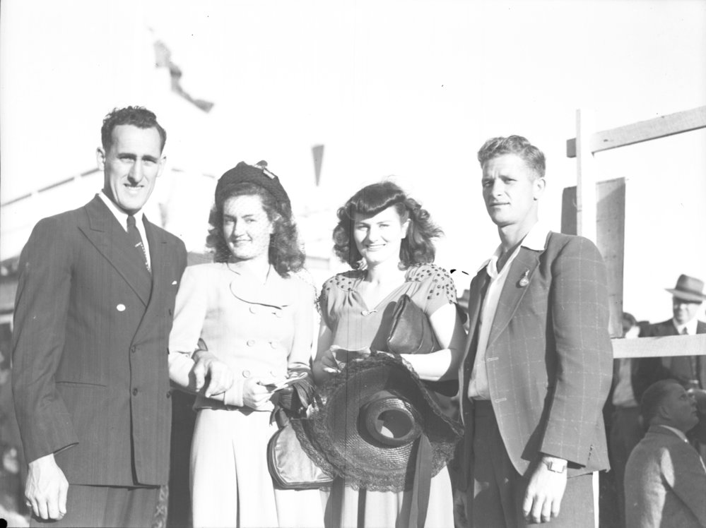 Punters at the Coffs Harbour Racing Club's inaugural meeting, 7 August 1948