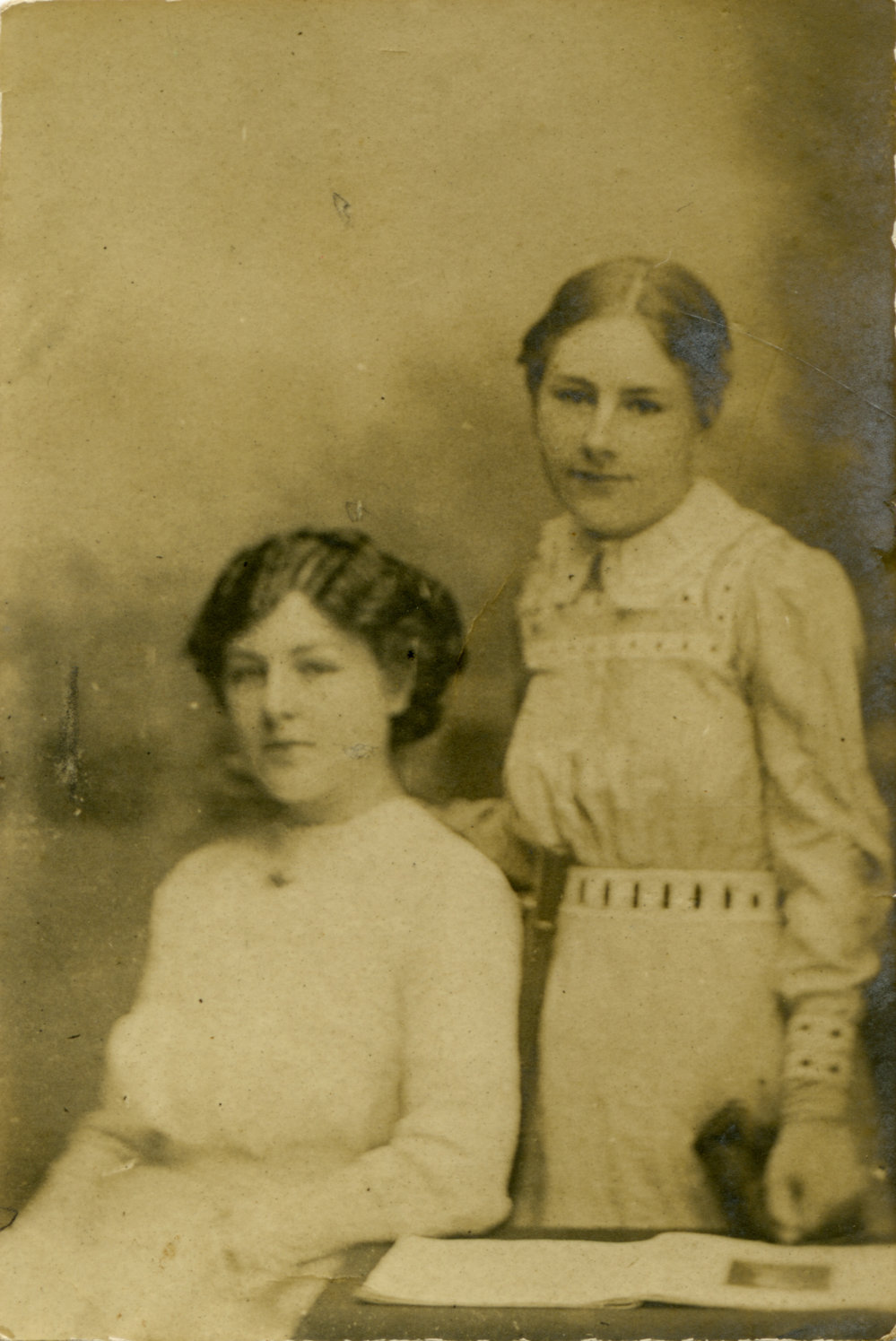 Portrait of two young women, 19 December 1911