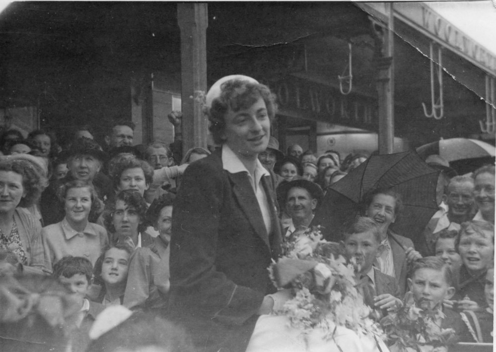 Olympian Marjorie Jackson's welcome reception, 23 August 1952 