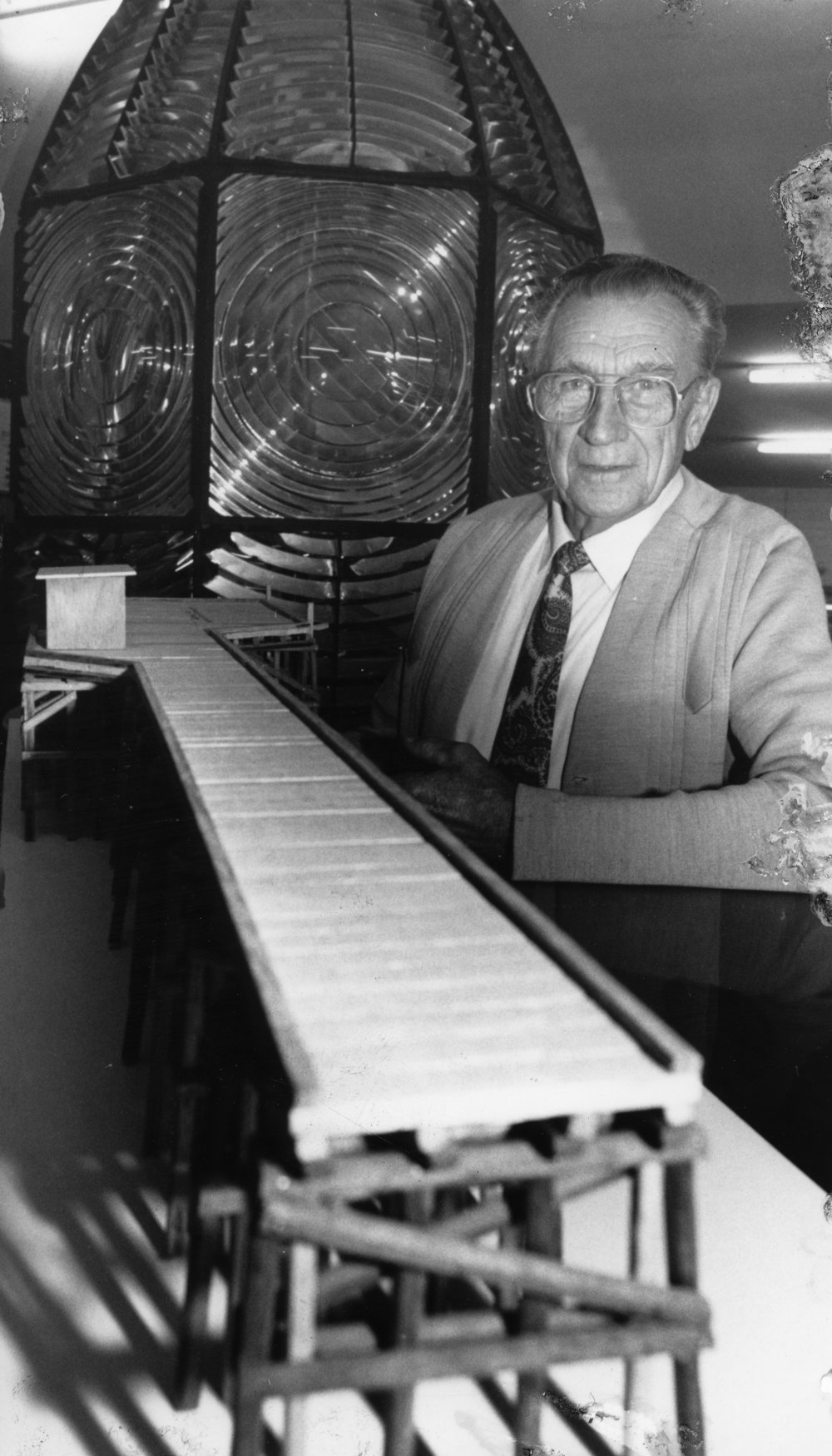 President of the Coffs Harbour Historical Society Ray Kratz with a model of the Jetty, 1992 