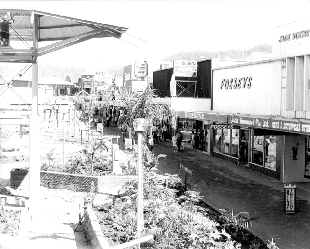 The City Centre Mall and Fosseys on High Street, 1980s