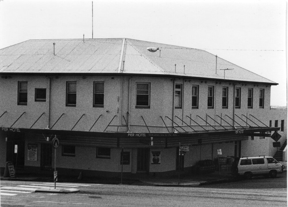 The Pier Hotel, 11 February 1992