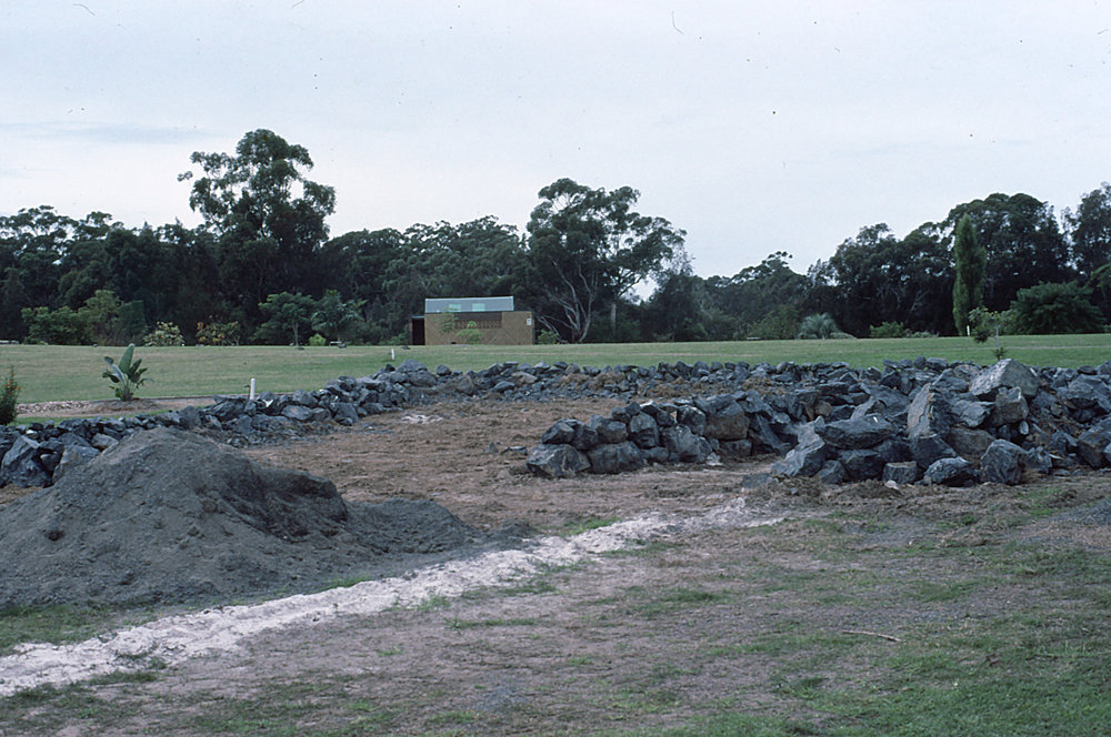 Building the Proteaceae garden bed at the Regional Botanic Garden