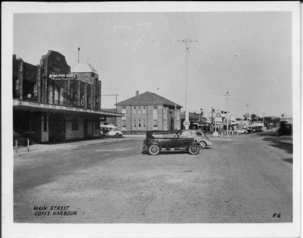Main Street with central parking, 1937 