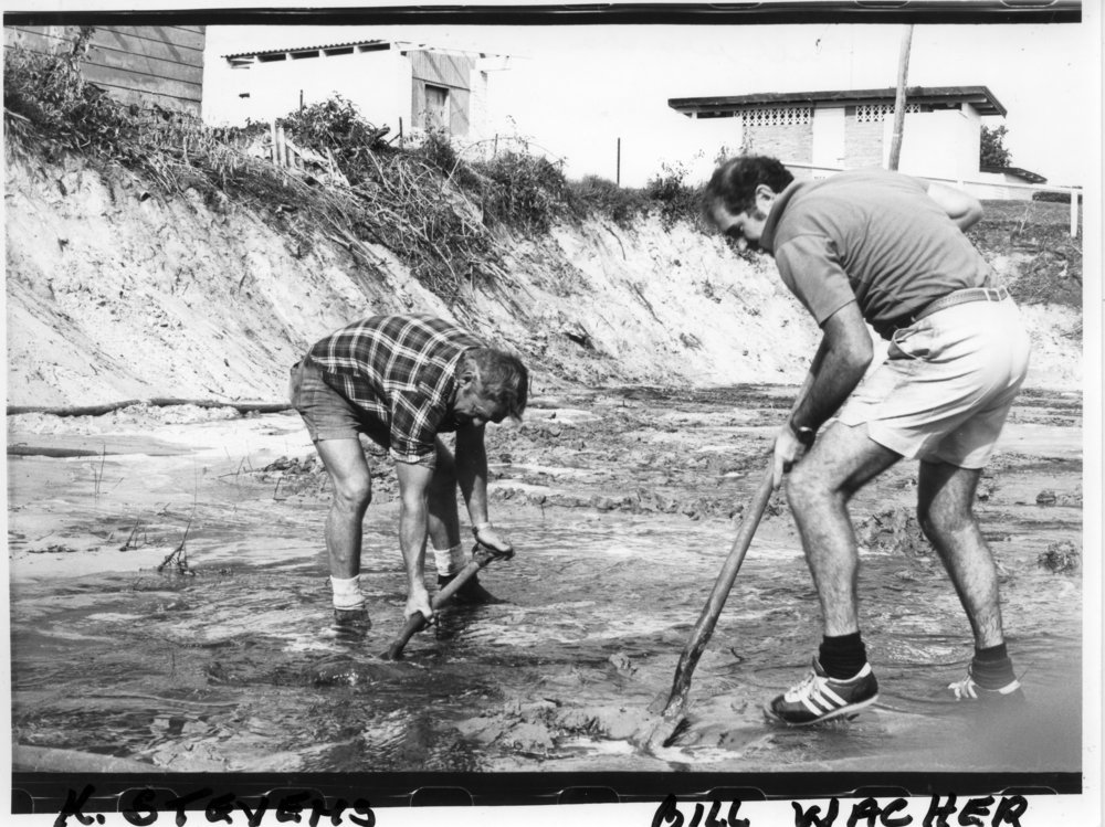 Bill Walker and Keith Stevens level the site ready for the concrete pour for the new Sawtell Surf Clubhouse, 1982 