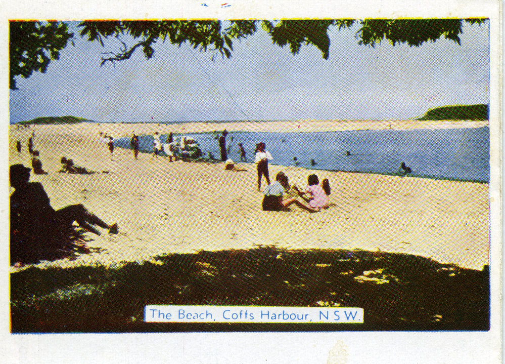Families on the beach at Park Beach Reserve, 1930s