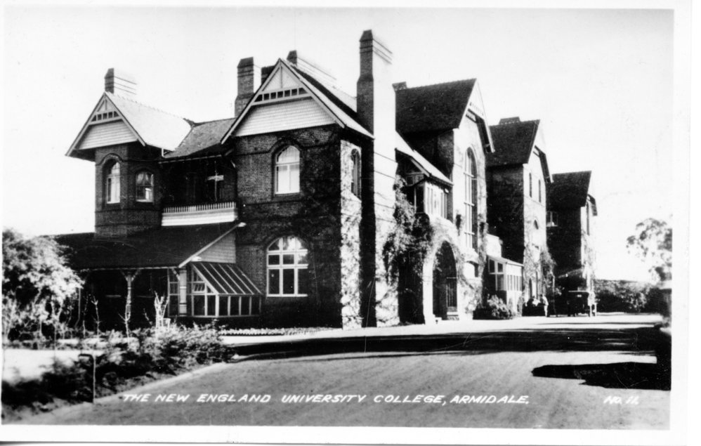 New England University College