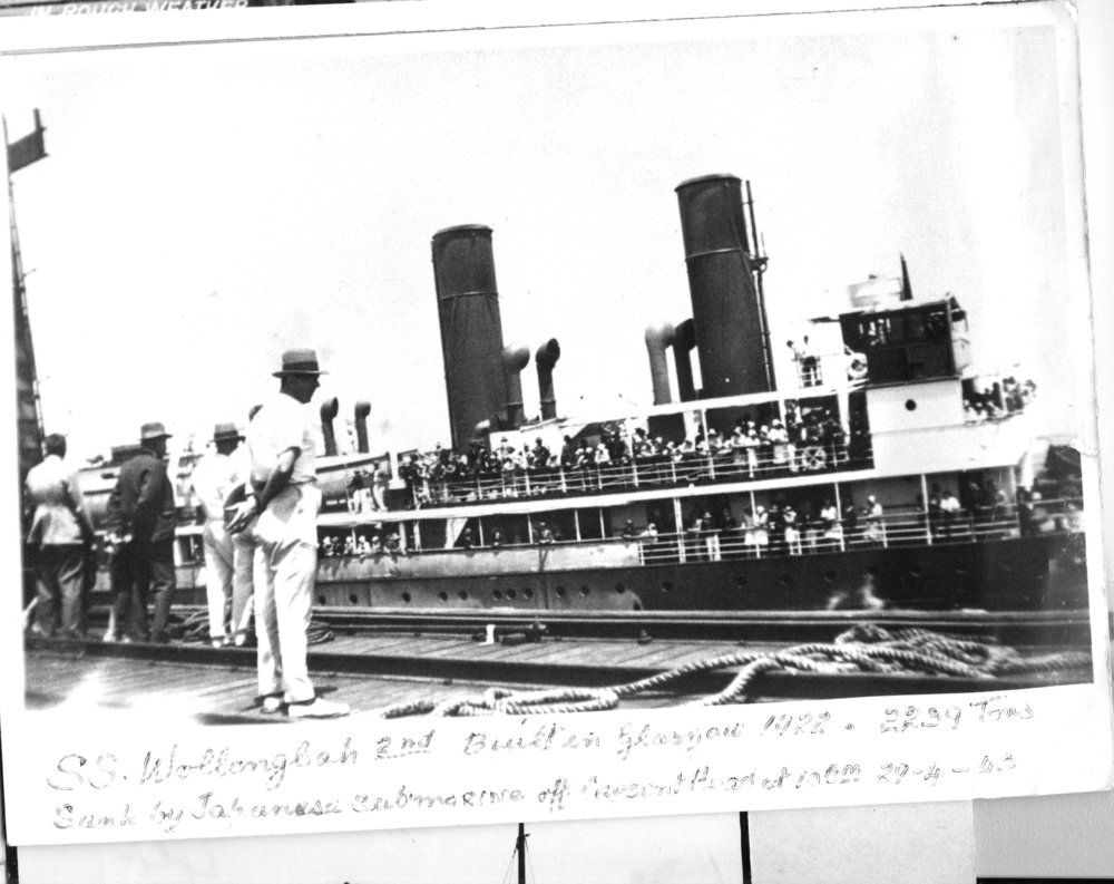 The new S. S. Wollongbar loaded with passengers at Coffs Harbour Jetty