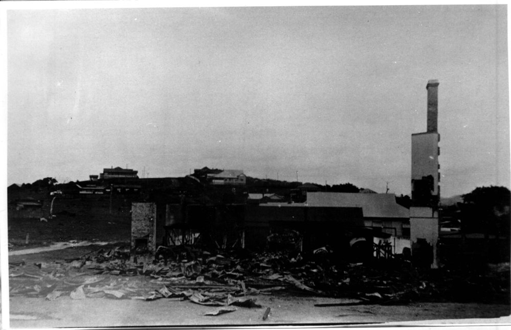 The remains of the Pier Hotel beside the Beach House and Picture Hall after a fire on 13th December 1914
