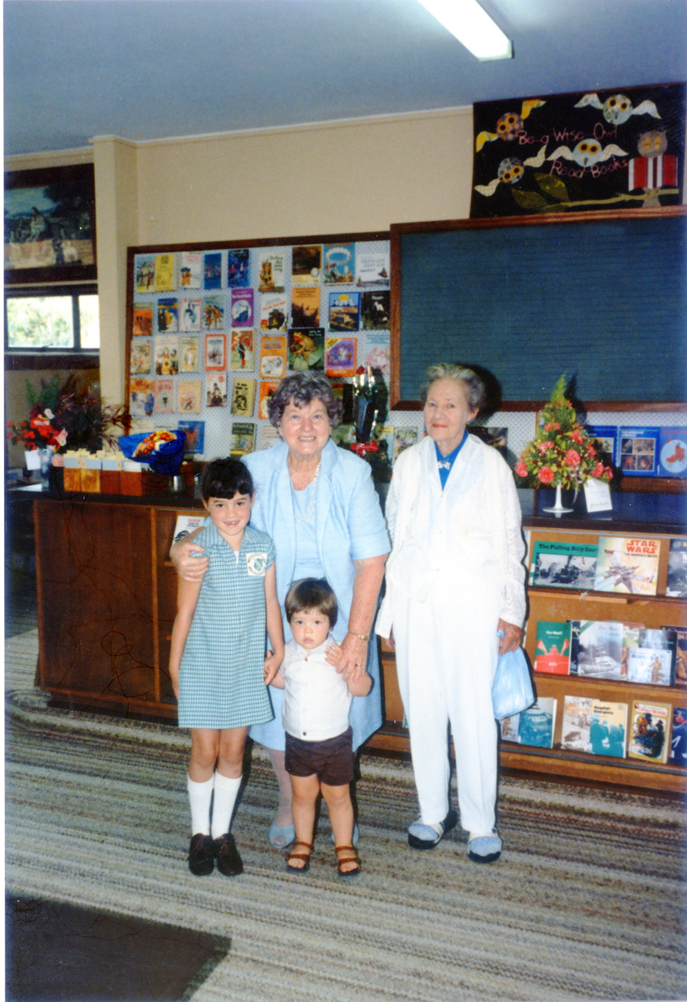 Madge Durrington with grandchildren Jane and Peter Markham and 1913 student Mary Thomas, 1985