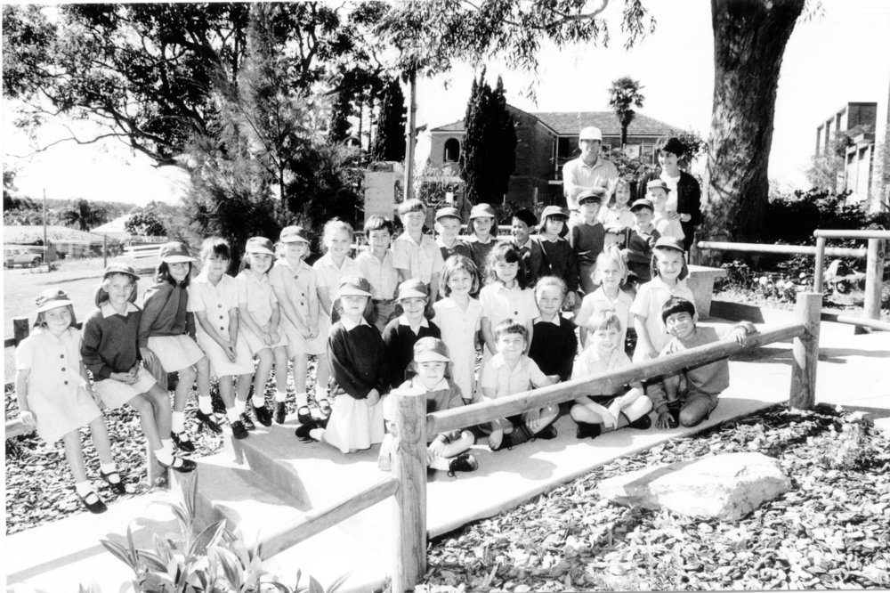 Year 2H students at St Augustine's School with teachers Mr Shane Heffernan and Mrs Chris Gorman, 1995