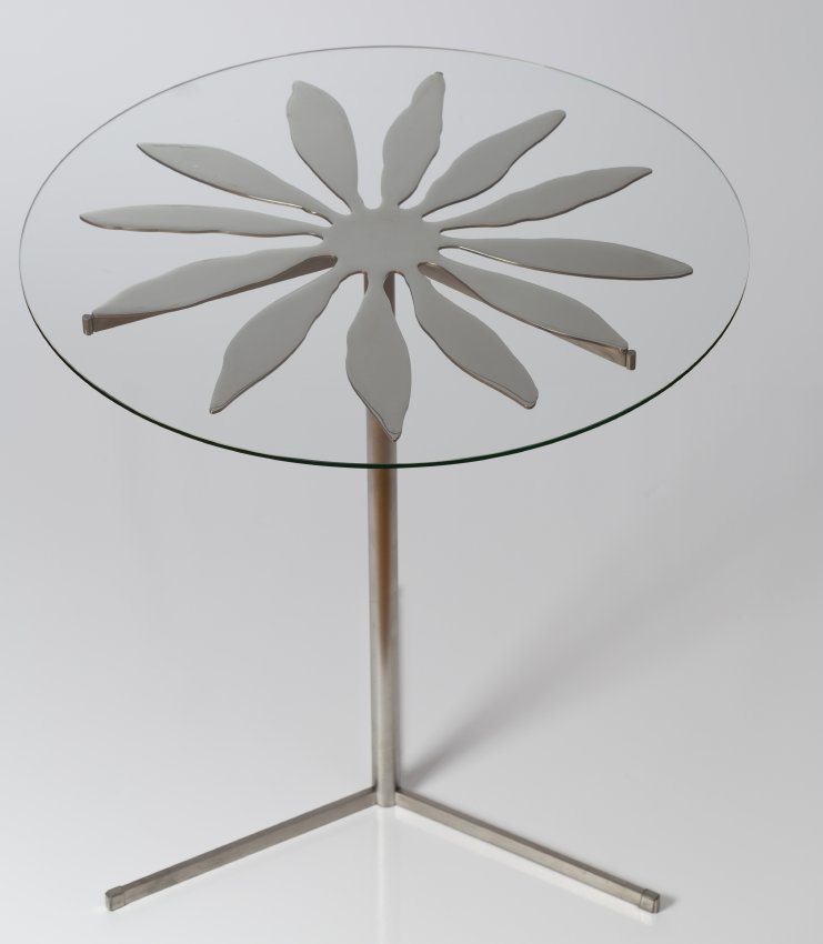 Daisy Table