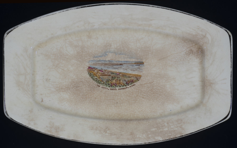 Souvenir plate