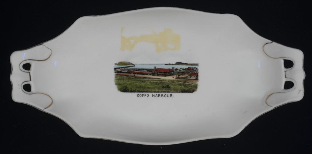 Souvenir plate