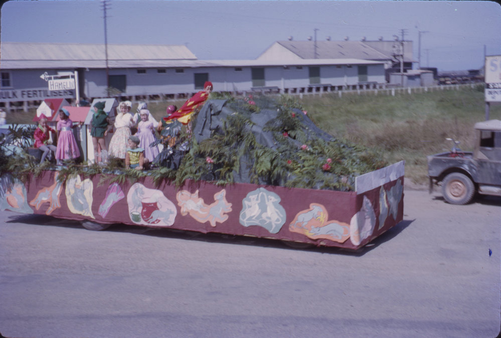 Pied Piper of Hamelin float, Coffs Jetty, 1964