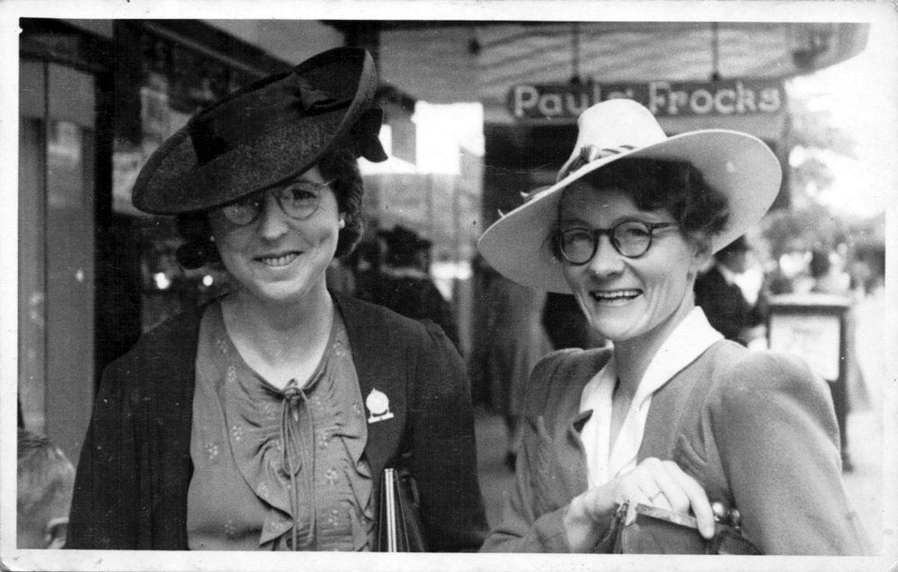 Betty Nicol with sister-in-law Florence A. "Jimmy" Turner, mid 1940s