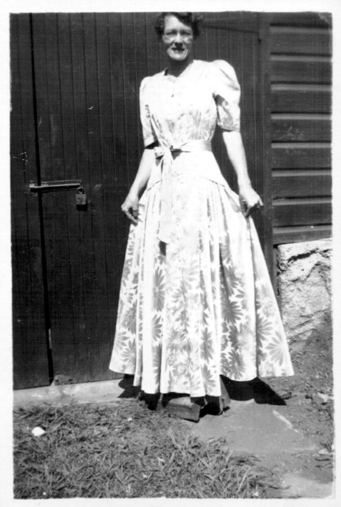 Betty Nicol at Solitary Street, early 1940s 