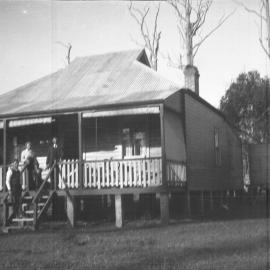 Julius Andersen and his wife at their house 'Myuna', 28 May 1922