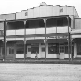 Archie Smith's butchery on High Street, c.1925
