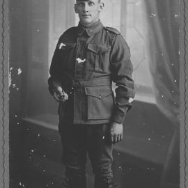 World War I portrait of soldier Edward Thomas Hoschke