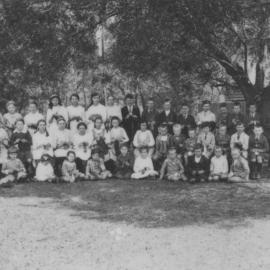 Pupils and teachers of Dunvegan School knitting socks for World War I soldiers