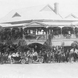 A celebration at Mann's Pier Hotel, Christmas Day 1912