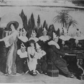 Theatre troupe performing during World War I, 1917