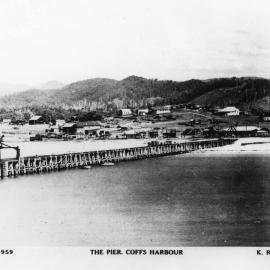 Looking towards the Jetty Beach and the Jetty township, c.1915