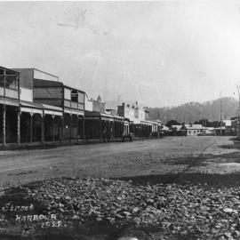Looking west along High Street from Maloney's, 1922 