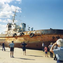 Refugee boat Zhou Gan Tou from South China beached at Scotts Head, 10 April 1999