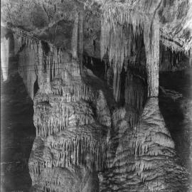 Proscenium in Lucas Cave at the Jenolan Caves, 1905 