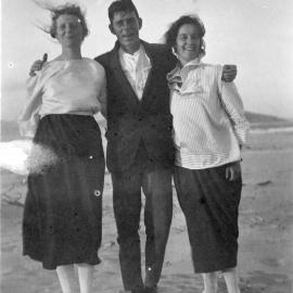 Peg Robinson with Eric Eckford and friend, c.1920