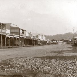 High Street looking west from Castle Street, 1922 