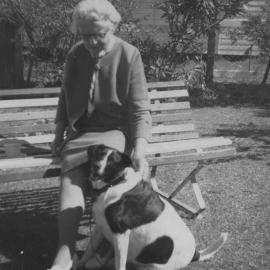 Portrait of Maud Fisher in front of the Bank of New South Wales, 1967