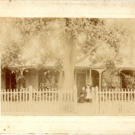 Janet Mary Korff and maid outside Oak Cottage in Hereford Street