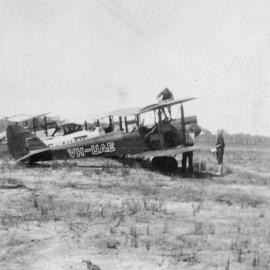 De Havilland DH 60 Moth aeroplane refuelling during the Adelaide Centenary Air Race, December 1936 