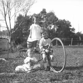 Jack with siblings Nancy and Norman Hills, 1922