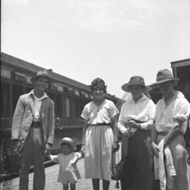Passengers on Coffs Harbour railway station beside the Sunday train, 19 November 1922