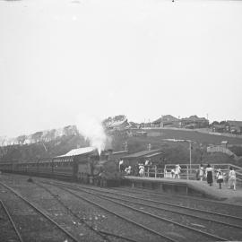 A train at Coffs Harbour railway station, 19 November 1922