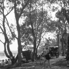 Picnicking on the north bank of Coffs Creek, 26 December 1924